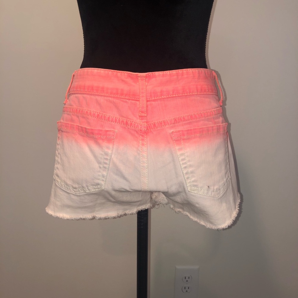 Gradient Pink Jean Shorts - Picture 3 of 4